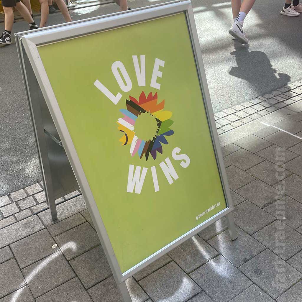 Plakat „Love wins”