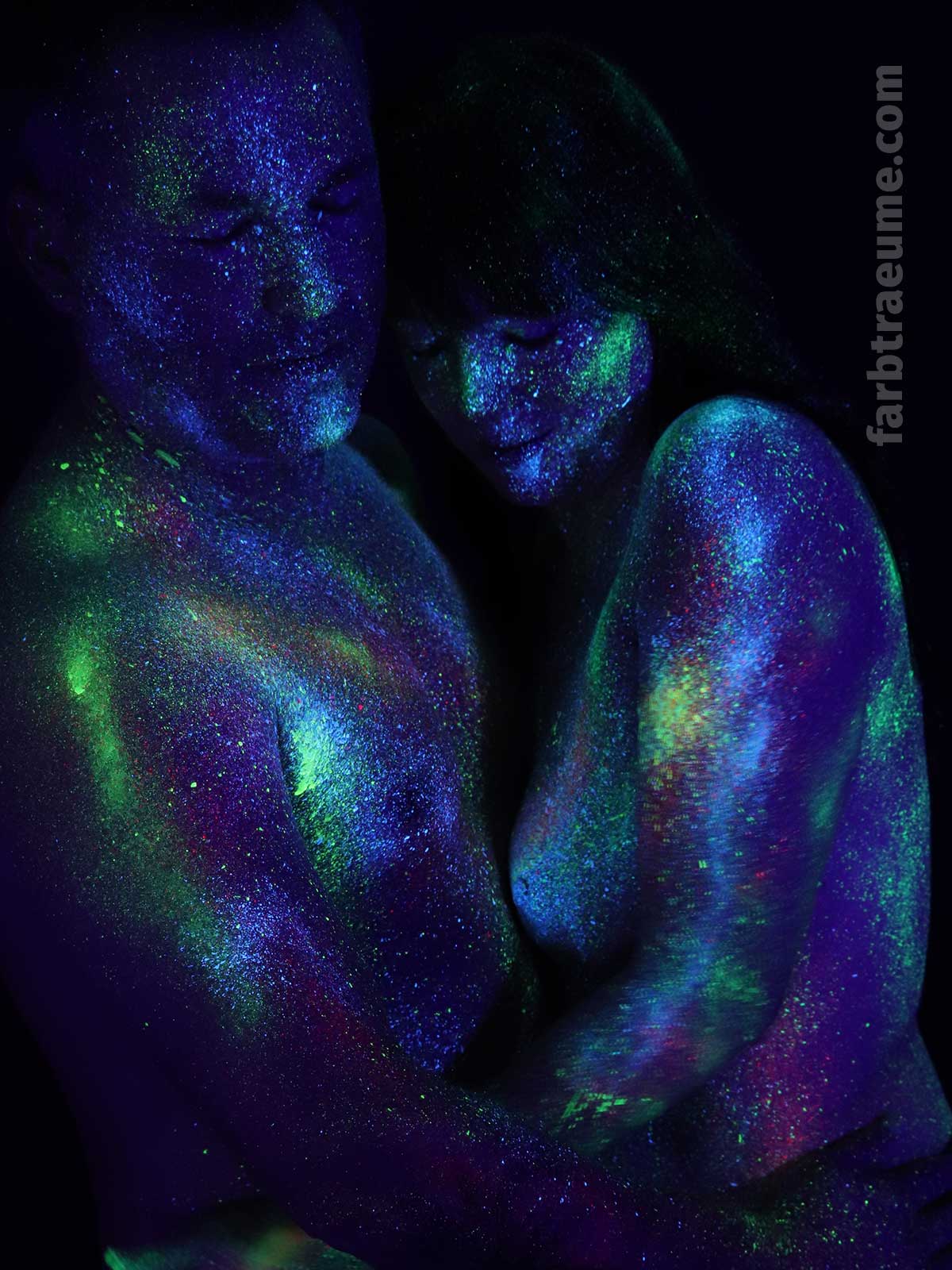 Paar-Bodypainting als Valentinstagsgeschenk